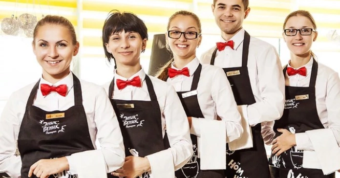 Роль брендированной одежды в кафе и ресторанах