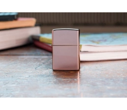 Зажигалка ZIPPO Classic с покрытием High Polish Rose Gold, латунь/сталь, розовое золото, 38x13x57 мм