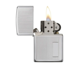 Зажигалка ZIPPO Classic с покрытием High Polish Chrome, латунь/сталь, серебристая, 38x13x57 мм