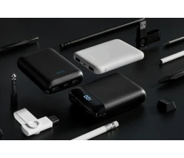 Внешний аккумулятор Uniscend Full Feel 10000 мАч с индикатором, черный