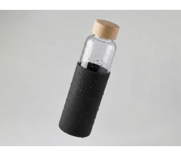 Стеклянная бутылка для воды в силиконовом чехле «Refine»