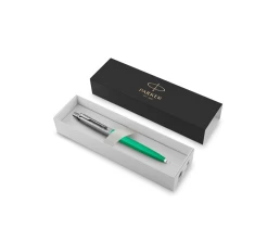 Шариковая ручка Parker Jotter, цвет GREEN, цвет чернил синий, толщина линии M , в подарочной коробке