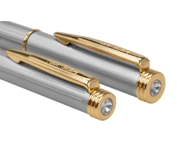 Набор Pierre Cardin PEN&PEN: ручка шариковая + роллер. Цвет - серебристо-бежевый. Упаковка Е.
