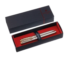 Набор Pierre Cardin PEN&PEN: ручка шариковая + роллер. Цвет - серебристо-бежевый. Упаковка Е.