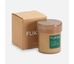 Ароматическая свеча Flikka, сосна и кипарис, бежевая