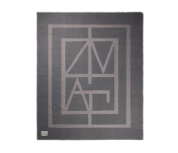Плед VINGA Monogram из переработанного полиэстера GRS, 170x130 см
