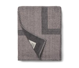 Плед VINGA Monogram из переработанного полиэстера GRS, 170x130 см