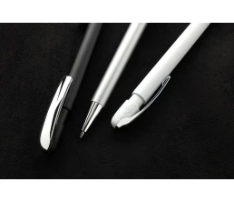 Ручка Glide из переработанного пластика GRS с металлическим клипом
