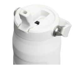 Бутылка для воды объемом 700 мл с откидной трубочкой Stanley IceFlow™ 2.0 - Frosted white