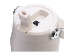 Бутылка для воды объемом 700 мл с откидной трубочкой Stanley IceFlow™ 2.0 - Light pink