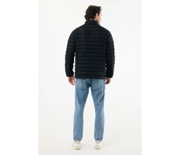 Мужская стеганая куртка Iqoniq Maiko из переработанного полиэстера AWARE™