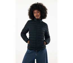 Женская стеганая куртка Iqoniq Maiko из переработанного полиэстера AWARE™