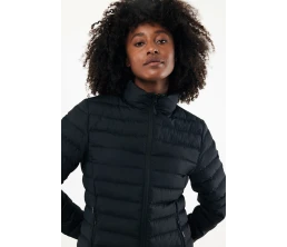 Женская стеганая куртка Iqoniq Maiko из переработанного полиэстера AWARE™