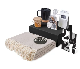 Подарочный набор c пледом, кружкой и вареньем, черный