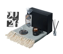 Подарочный набор «Re:Still» с пледом, свечой и диффузором