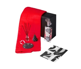 Подарочный набор с пледом, свечой и диффузором, красный