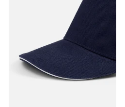 Бейсболка Classic 2.0, темно-синяя с белым кантом