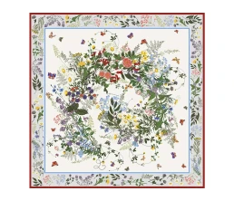 Набор: платок «Русский полевой букет» и свеча «Цветы и травы»