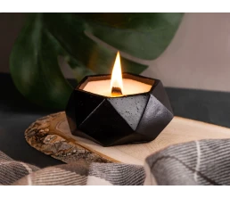 Свеча в декоративном стакане 