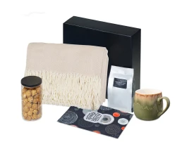 Подарочный набор «Re:y. Haven»  с пледом, кружкой и чаем