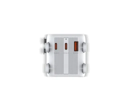 Универсальный адаптер Xoopar Luggie со встроенными вилками типов EU, UK, US и AUS