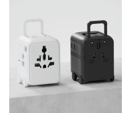 Универсальный адаптер Xoopar Luggie со встроенными вилками типов EU, UK, US и AUS