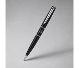 Ручка шариковая Pierre Cardin коллекция «ВЕСЫ | LIBRA». Корпус и колпачок - латунь, лак, акрил. Отделка и детали дизайна - сталь и хром. Цвет акрил.вставки - черный, корпус - черный. Упаковка