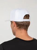 Бейсболка Snapback с прямым козырьком — фото 23