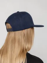 Бейсболка Snapback с прямым козырьком — фото 15