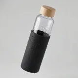Стеклянная бутылка для воды в силиконовом чехле «Refine» — фото 1
