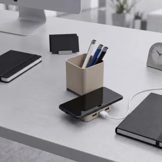 Настольный органайзер Cubic с функциями USB-хаба и беспроводной зарядки — фото 1